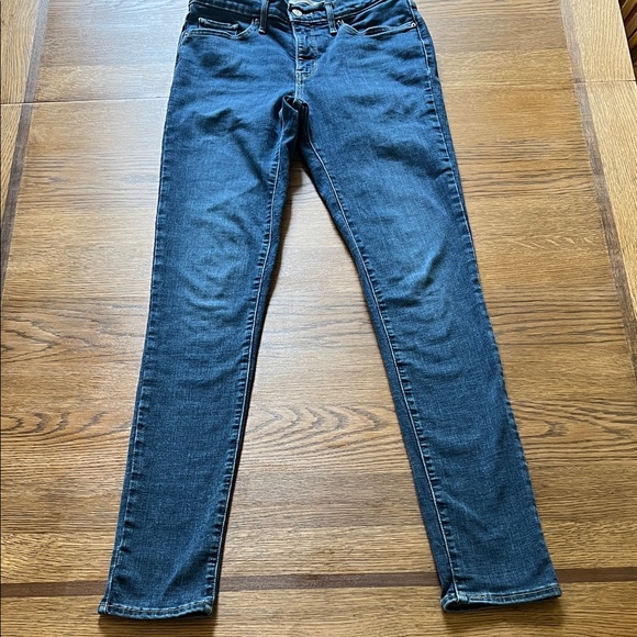Levi’s skinny jeans. - Picture 1 of 8